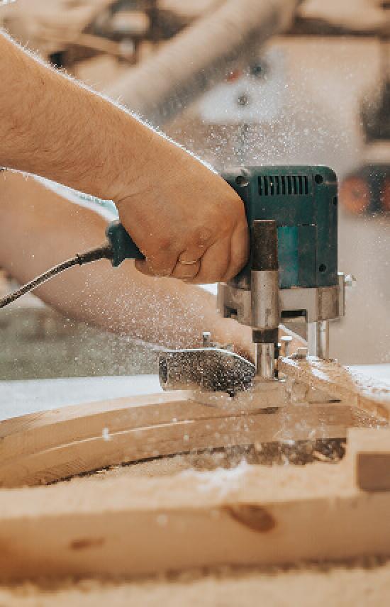 Izoliacinės medžiagos. Perdirbimas. Baldų pramonė.